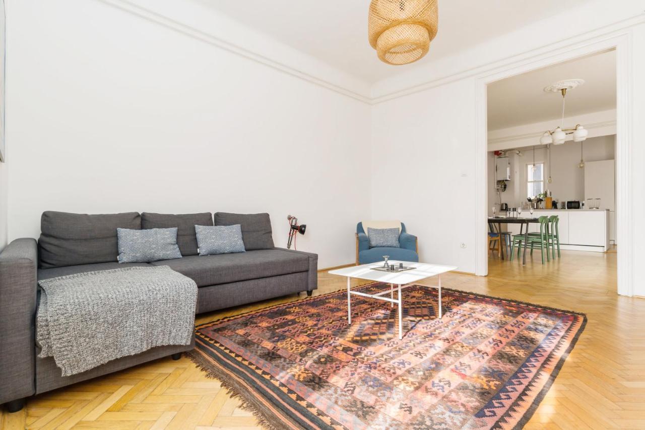 Klauzal apartment w/3 bedrooms, french balcony Budapeszt Zewnętrze zdjęcie