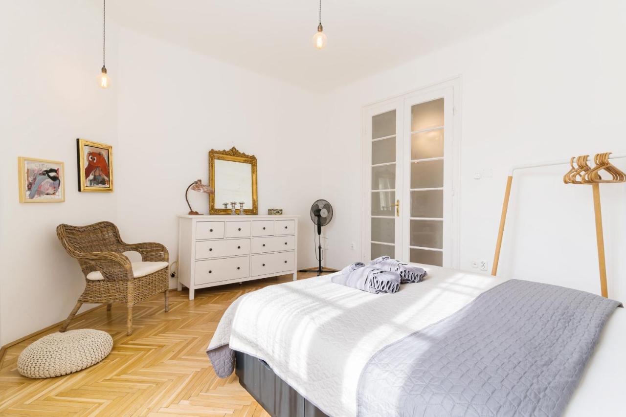 Klauzal apartment w/3 bedrooms, french balcony Budapeszt Zewnętrze zdjęcie