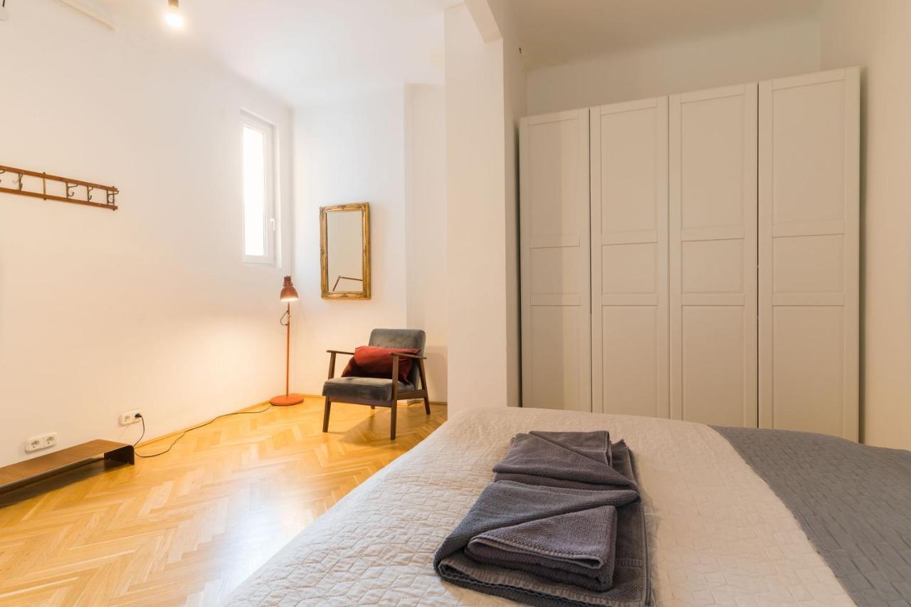 Klauzal apartment w/3 bedrooms, french balcony Budapeszt Zewnętrze zdjęcie