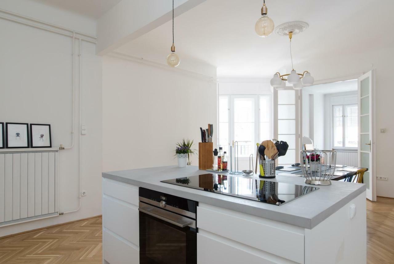 Klauzal apartment w/3 bedrooms, french balcony Budapeszt Zewnętrze zdjęcie