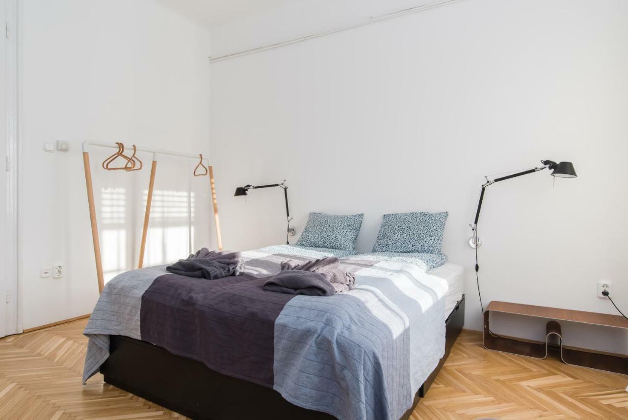 Klauzal apartment w/3 bedrooms, french balcony Budapeszt Zewnętrze zdjęcie